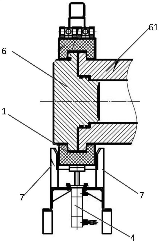 An automatic locking device for three-piece clamp flange