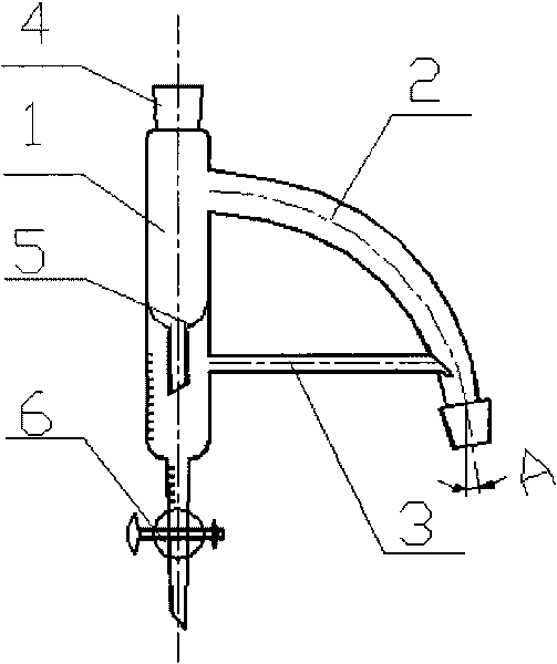 Continuous oil-water separating and solvent reclaiming device for chemical synthesis or azeotropic rectification