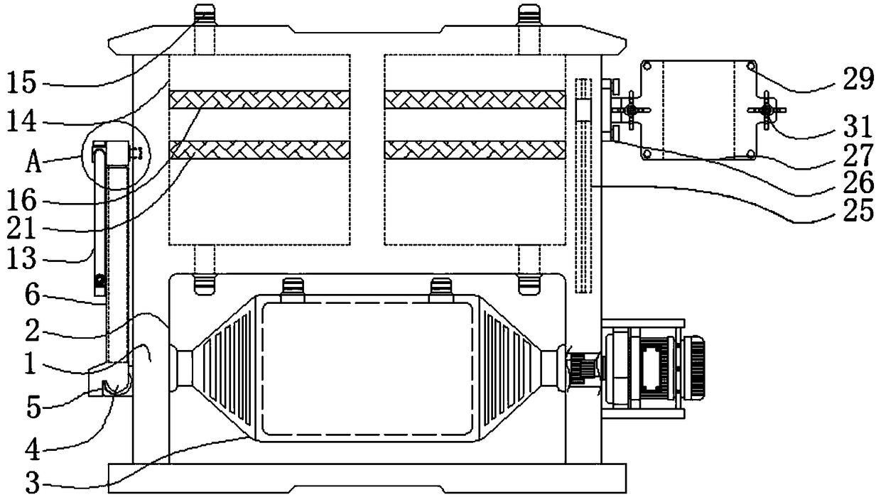 Mechanical filtering device integrating filtration and extraction and having clamping structure