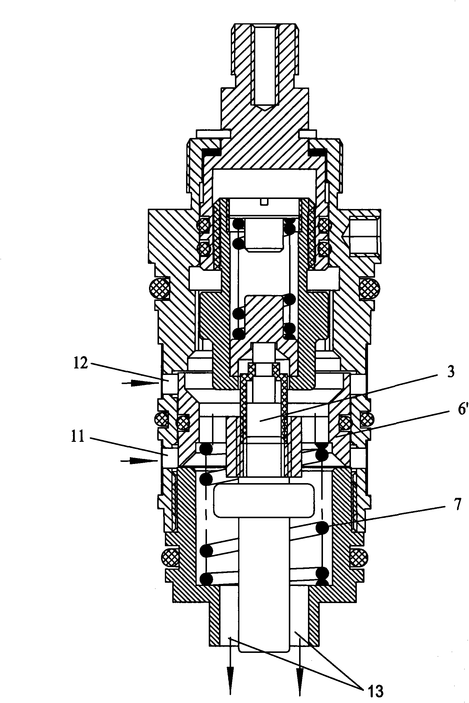 Temperature-sensing valve core with cold water inlet and hot water inlet which are exchanged