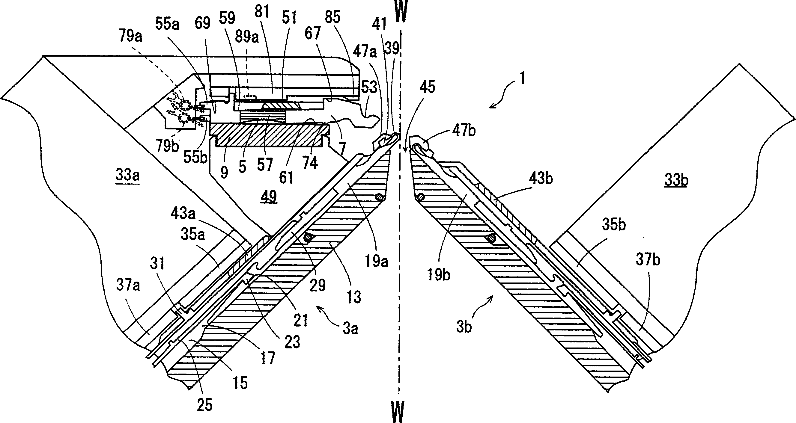 Weft knitting machine with transferring mechanism and transferring method