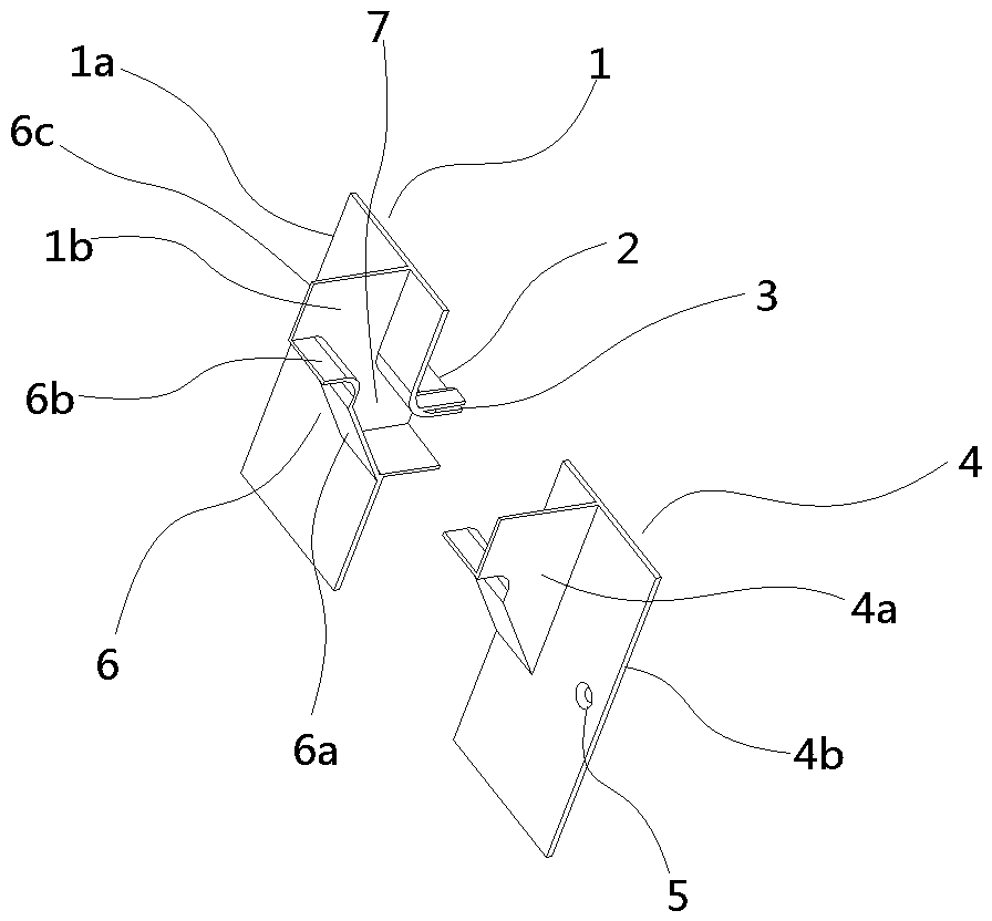 A line groove wall passing member