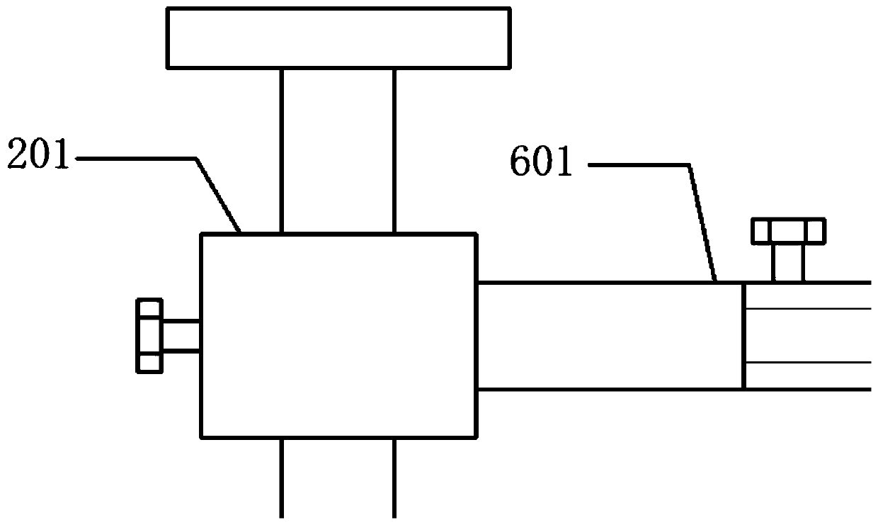 A precision cutting machine and cutting method for oblique section of profiles