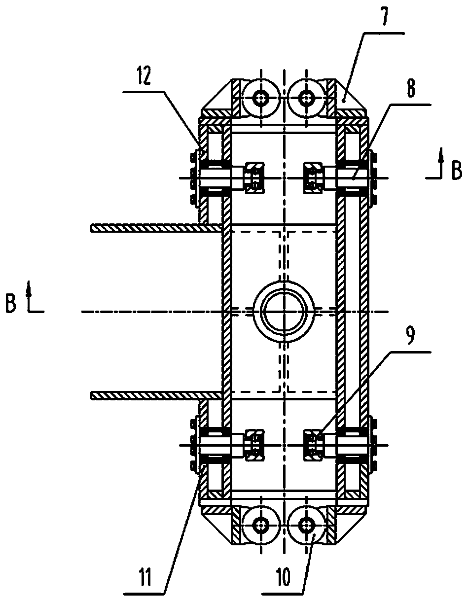 Driving mechanism of longitudinal lateral moving type movable bridge