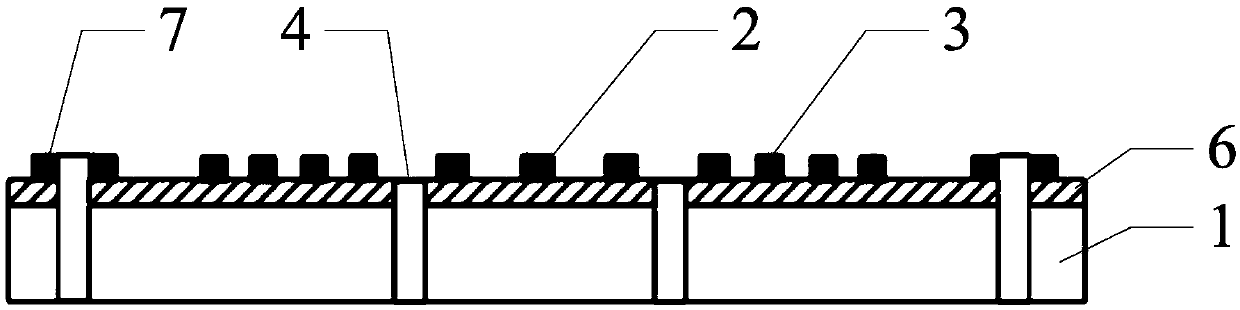 Two-dimensional thermal temperature difference type wind speed sensor and ambient self-compensation method for same