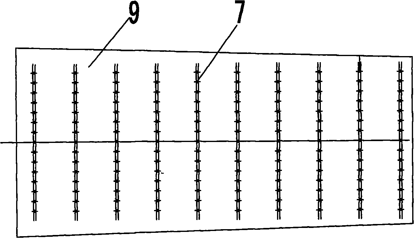 PV-LED (Photovoltaic-Light-Emitting Diode) solar-battery illuminating device and application thereof