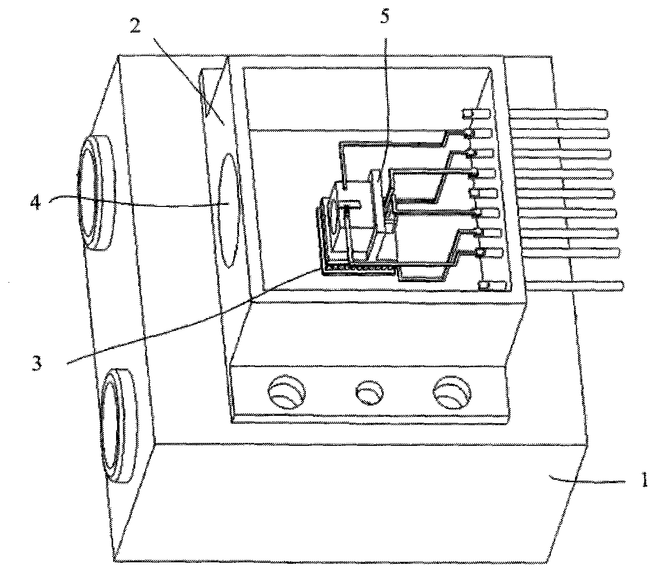 Package of quantum cascade laser with thermoelectric refrigerator