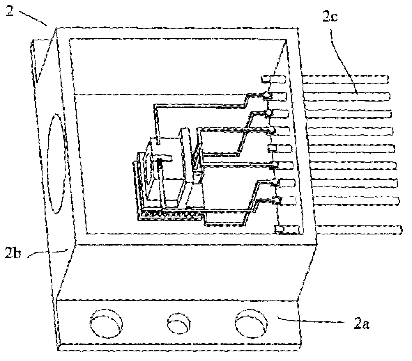 Package of quantum cascade laser with thermoelectric refrigerator