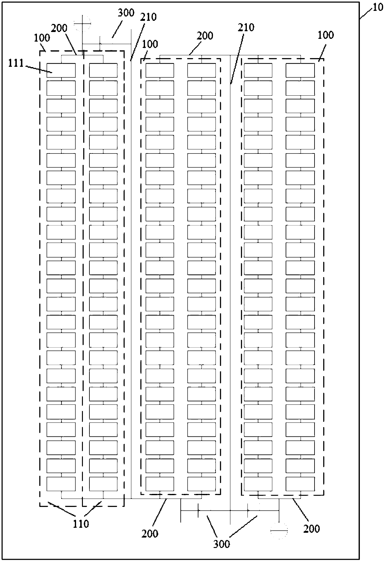 A half-slice photovoltaic module circuit and a half-slice photovoltaic module