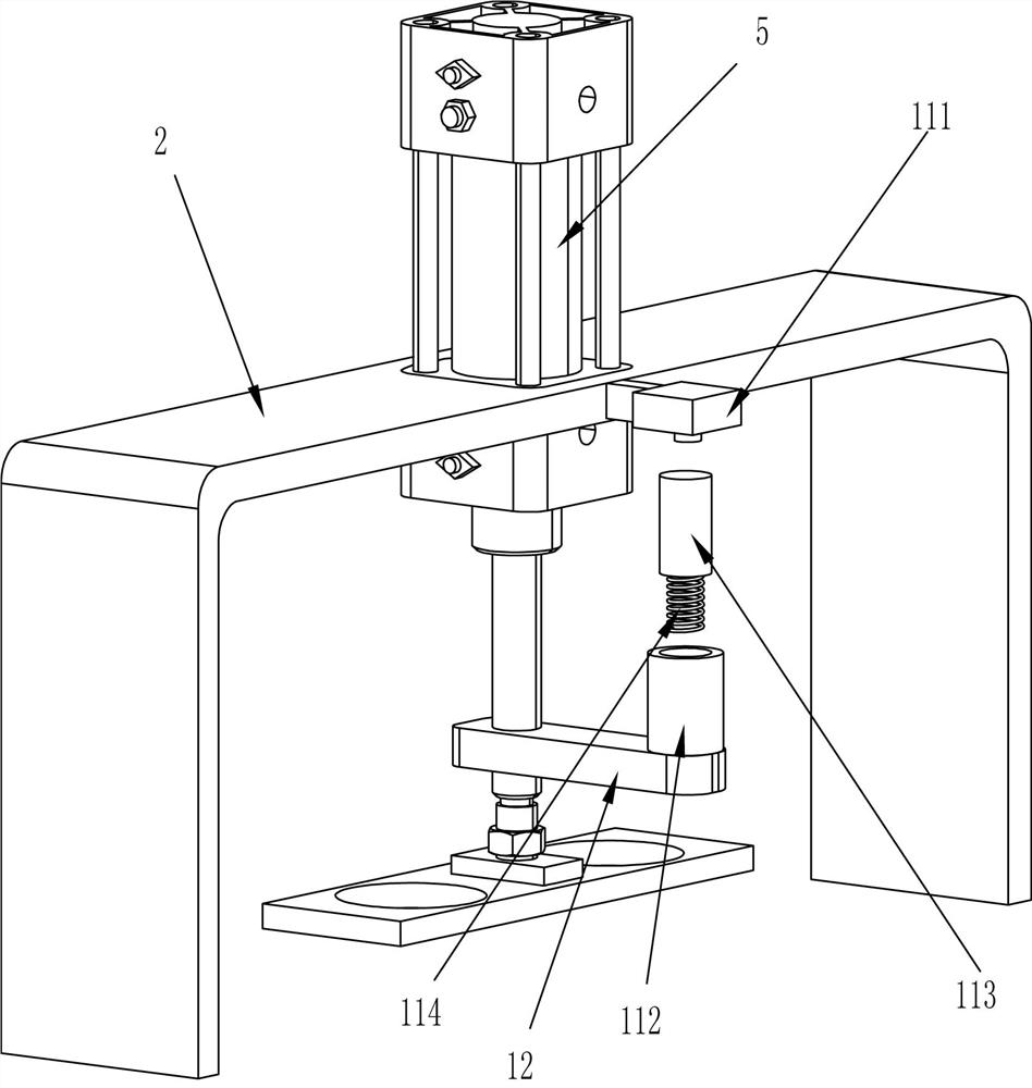 Orange feeding device