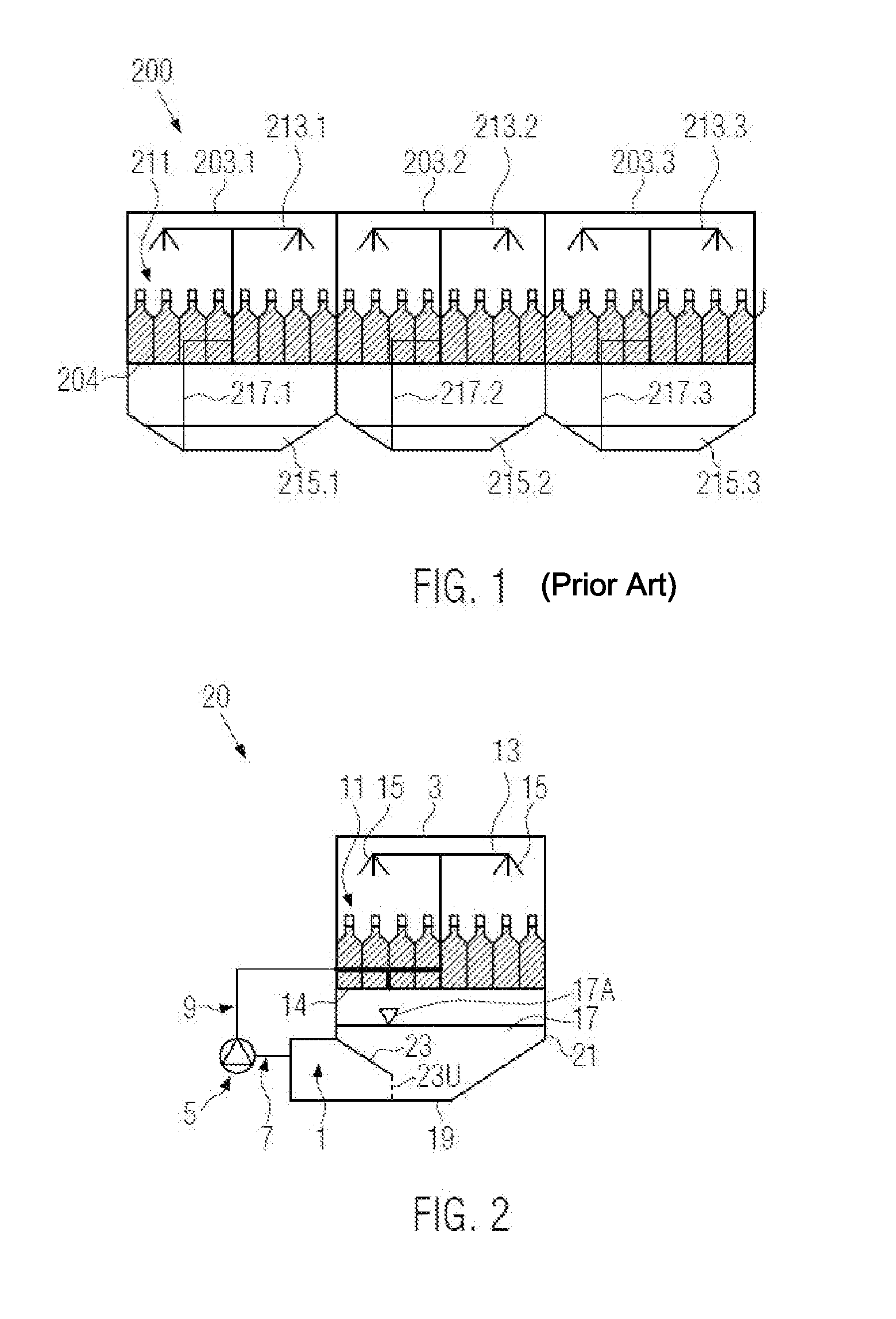 Device for thermally treating products with cleaning of the process liquid