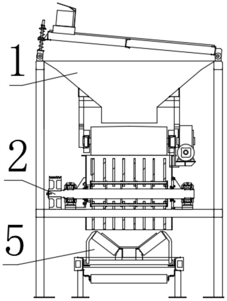 Soil crushing and mixing device for road construction and use method thereof