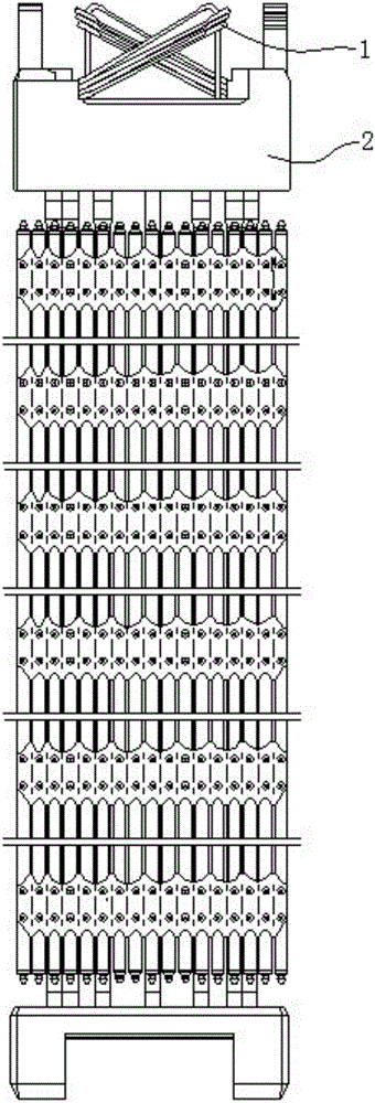 High stability fuel assembly compacting system with variable rigidity and low radiation slack