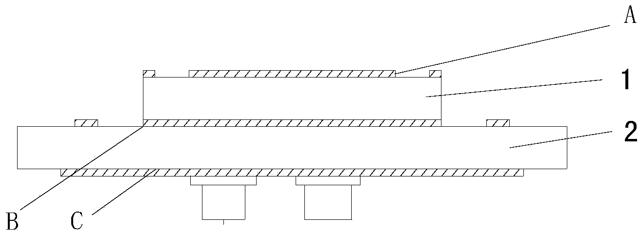 Composite slit leading dual-band and double-fed microstrip antenna with low elevation and high gain