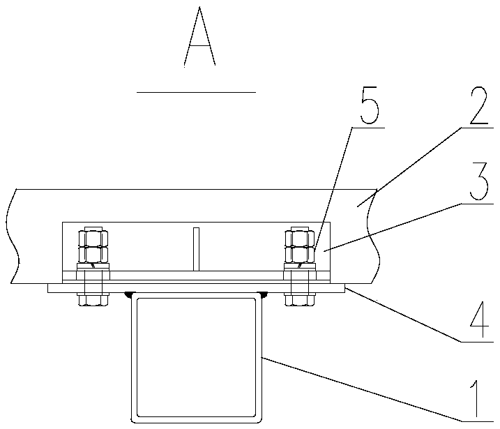 Connecting structure of shaft guide and mine shaft equipment provided with connecting structure