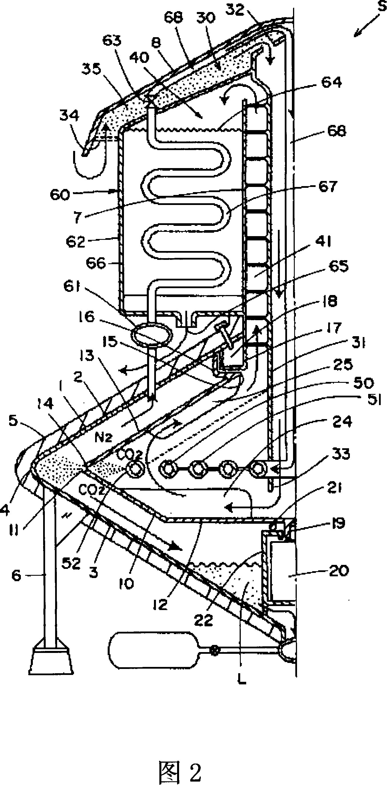 Carbon dioxide liquefying method and reclaiming device