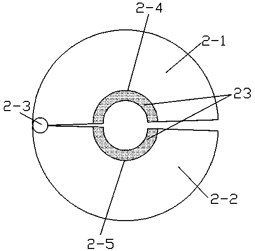 A closed pickling device for metal parts