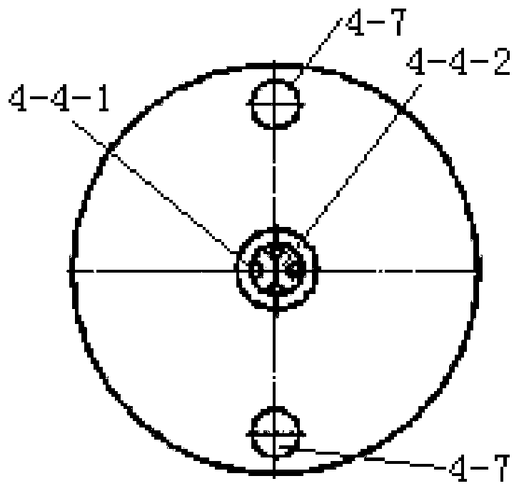 Clamp and method for removing burrs of central flow channel of aero-engine oil nozzle through abrasive particle flow