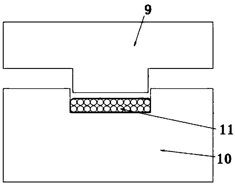 Flexible bus and preparation method thereof