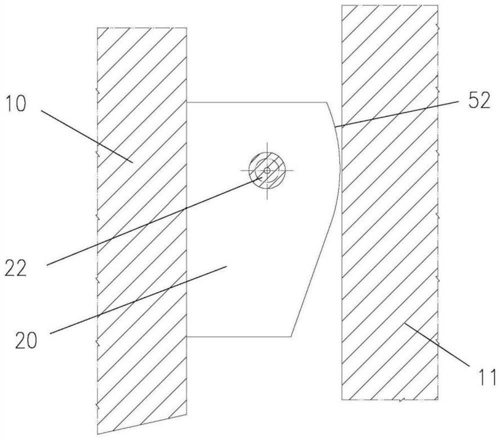 Three-degree-of-freedom sliding groove type connector for connecting transfer barge and semi-submersible platform