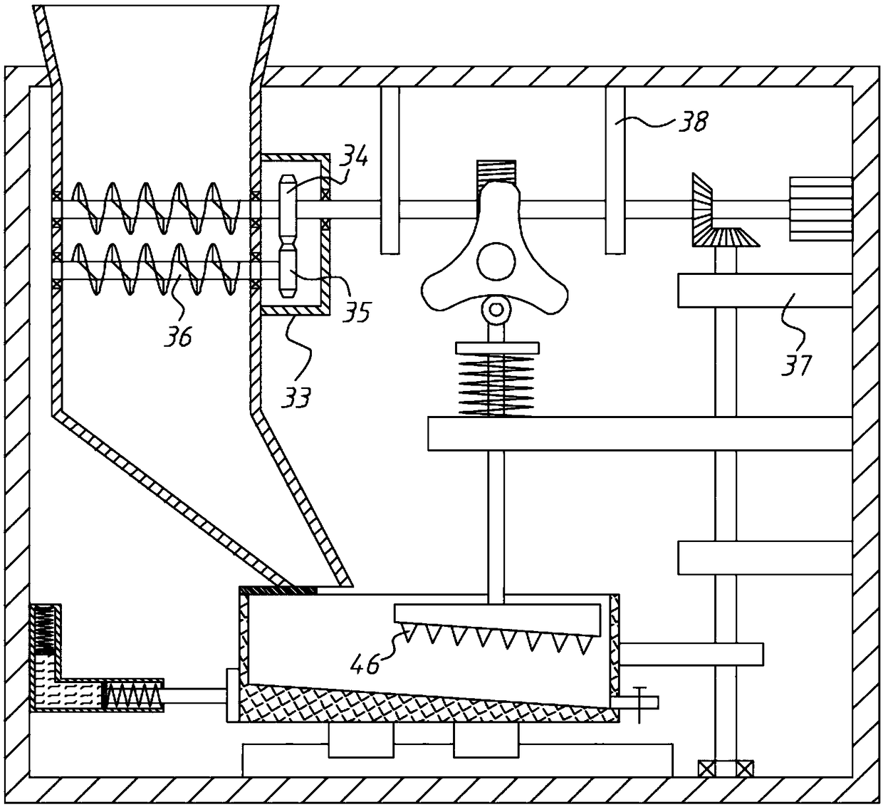 Environmentally-friendly efficient recovery crusher for waste injection molded parts