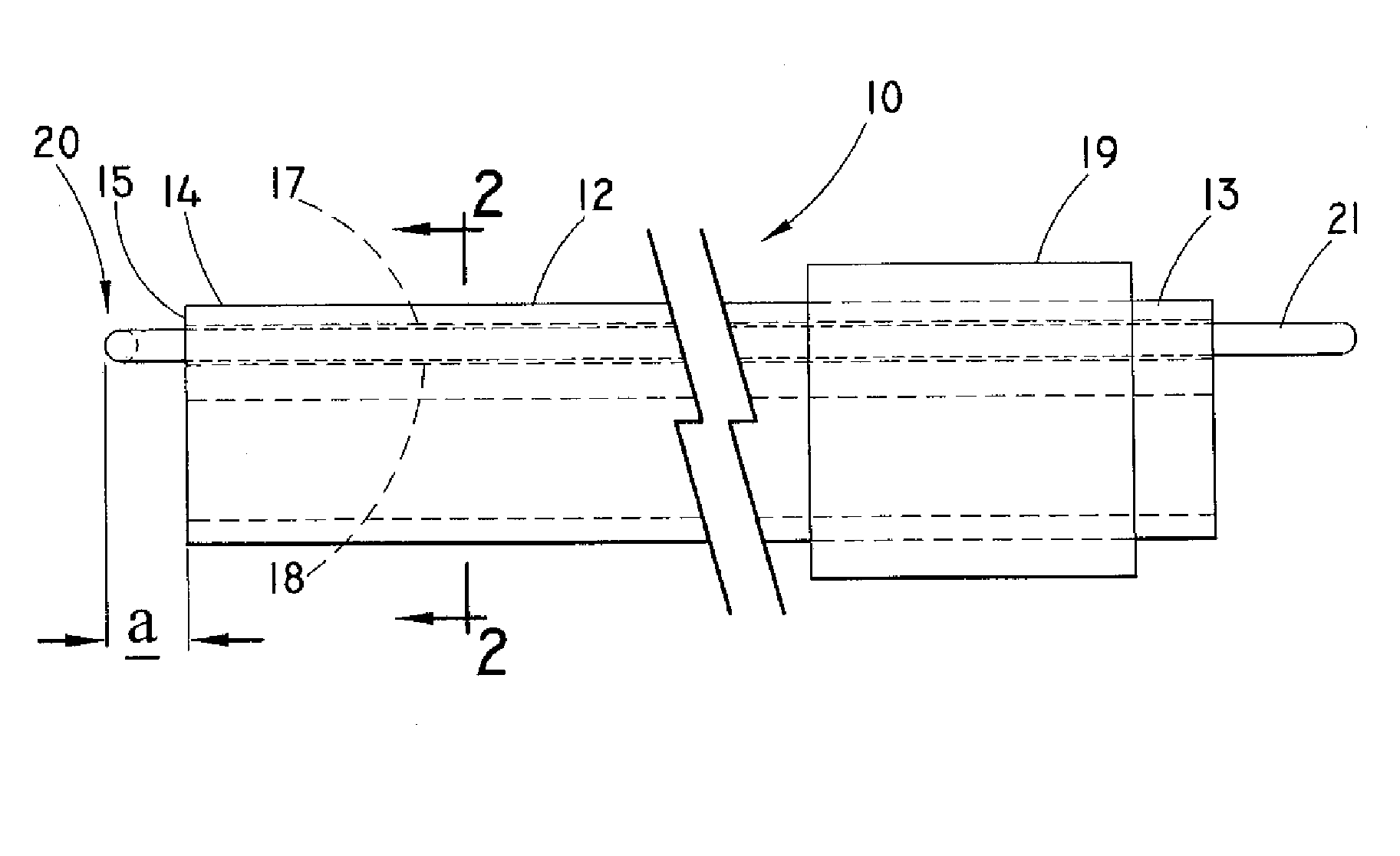 Device for extracting an elongated structure implanted in biological tissue