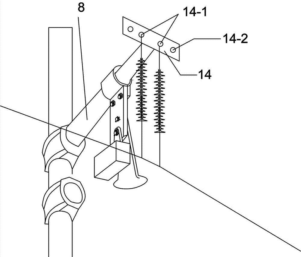 Vibration-attenuating compound cross arm pole with conveniently replaced cross arm