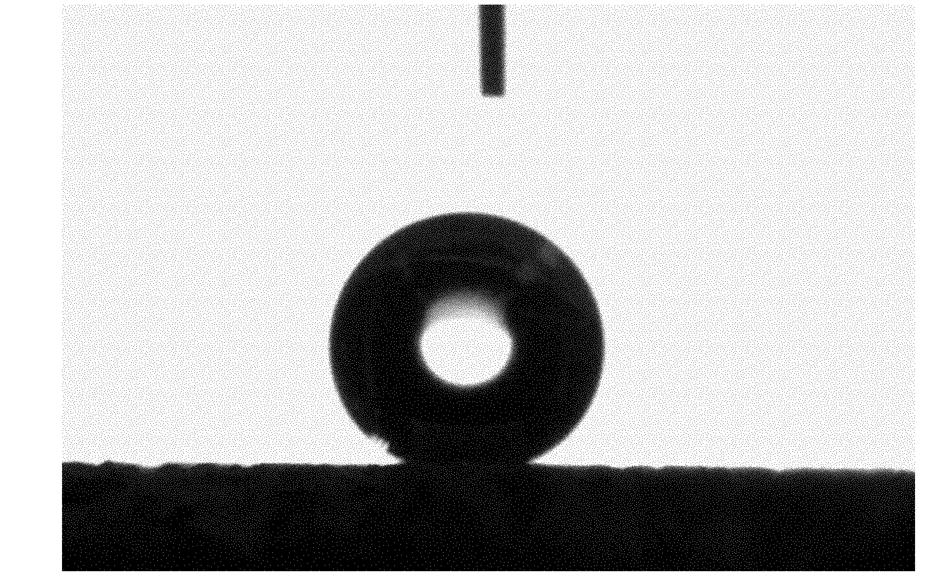 Oil-water separation device and preparation method thereof