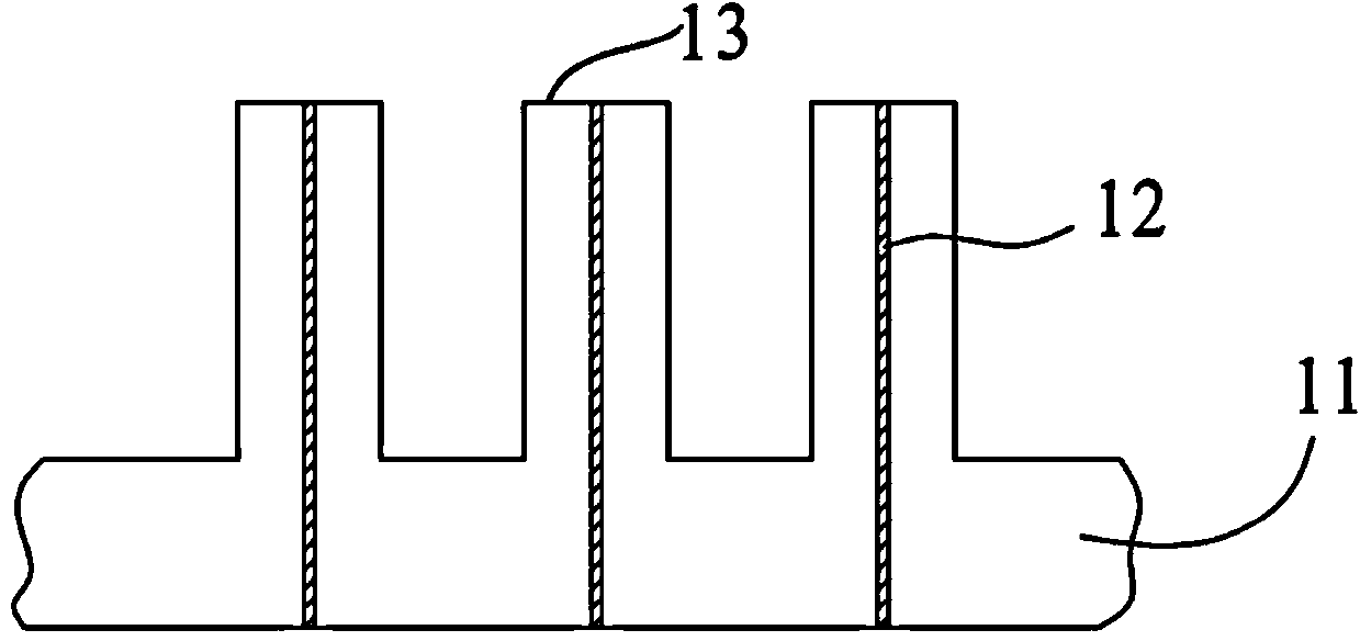 Piezoelectric ink jet head and printing device with piezoelectric ink jet head