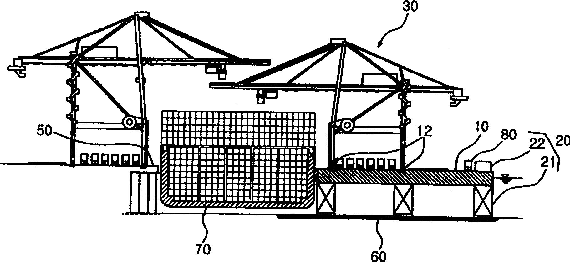 Apparatus for loading and unloading cargo at sea-side of ship