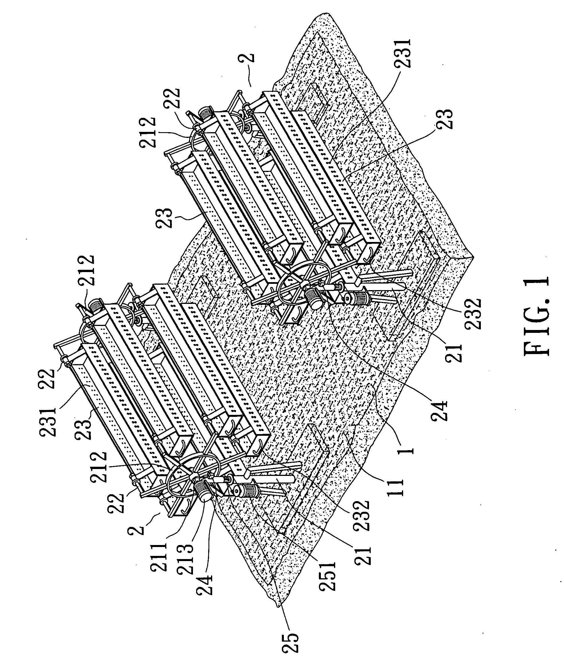 Circulating growing apparatus for breeding and cultivating together