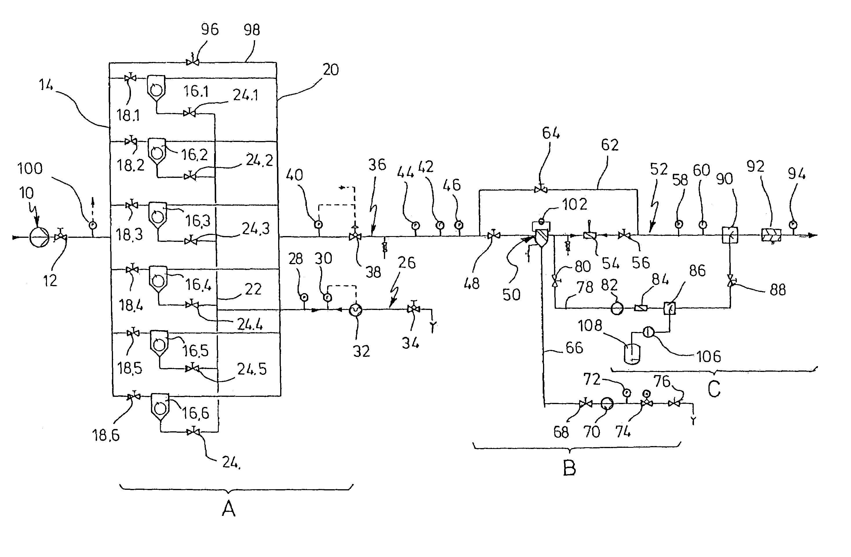 Installation for the removal and the deactivation of organisms in the ballast water