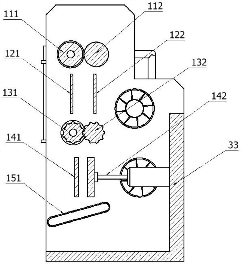 Spacing-adjustable solid tablet pulverizer