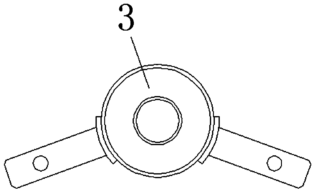 Fixing mechanism used for ice surface punching device