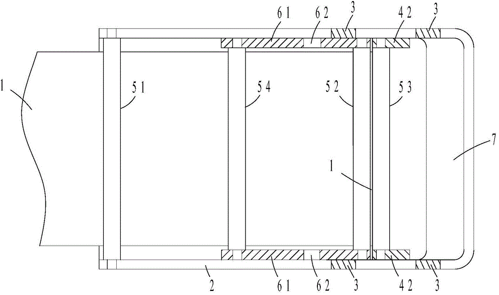 Feeding device for seamless ventilation ducting fabric production