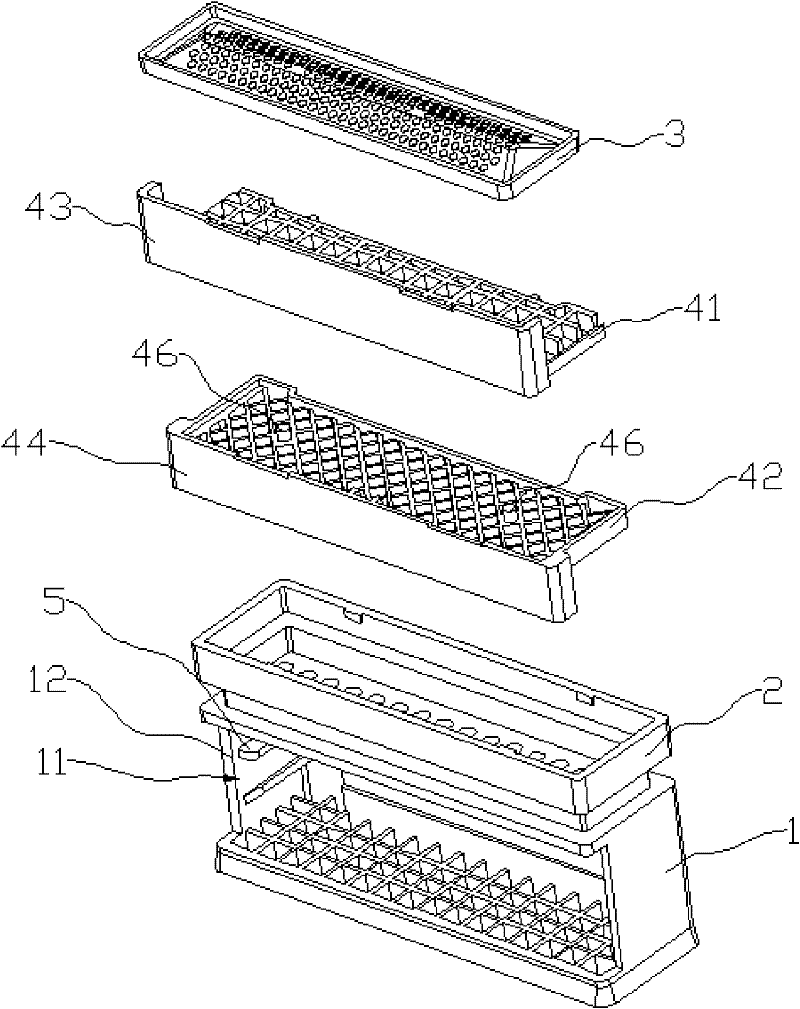 Foaming device of curved pipe faucet