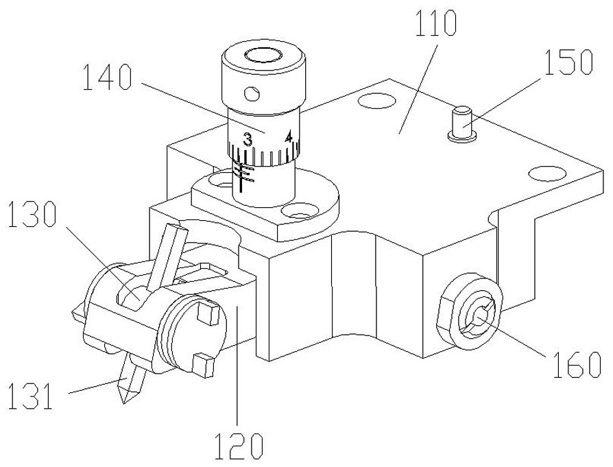 Chip unpacking scribing device and adjusting method thereof