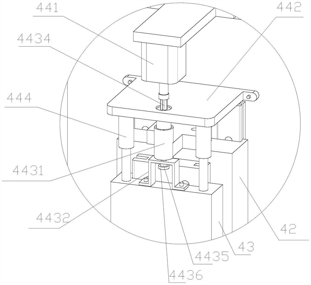 Cable stripping device with adjustable cutting angle, and cable stripping method thereof