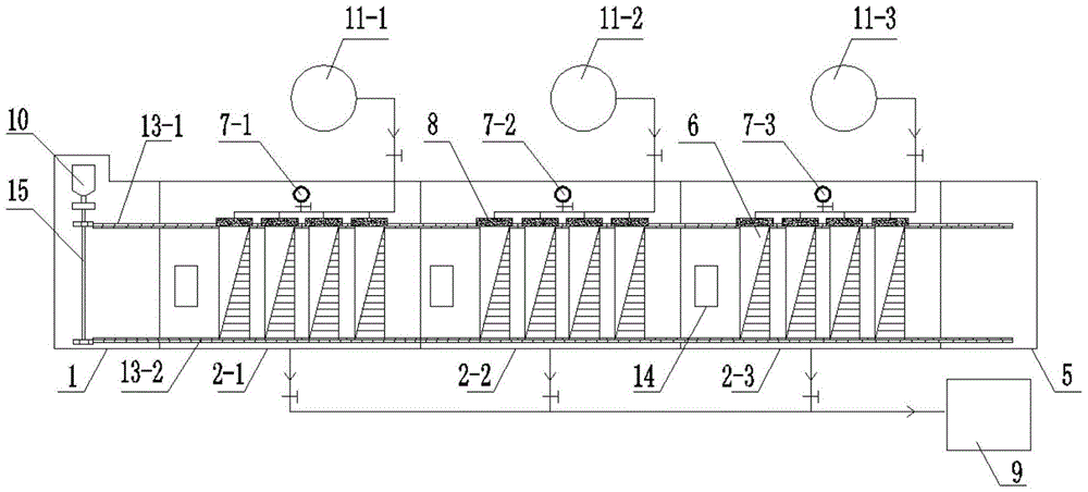 A continuous cleaning device for reverse osmosis membrane components and a method for cleaning reverse osmosis membrane components using the device