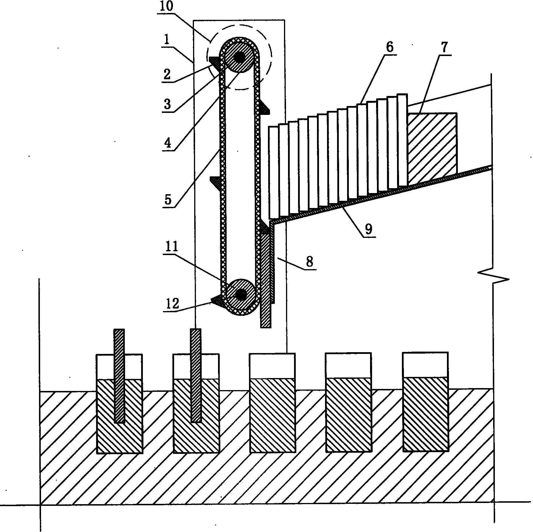 Resetting-free continuous ice creamer stick inserter