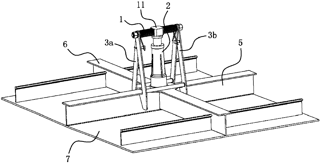 Portable clamp assisting cross beam and longitudinal beam assembling and welding