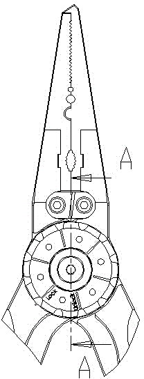 Fishing gear pincers with locking mechanism