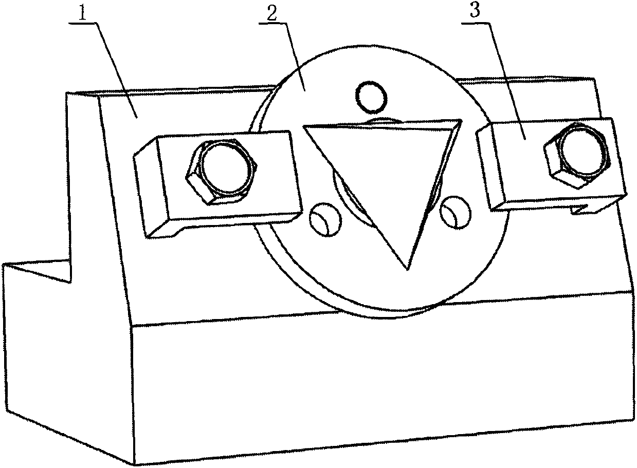 Special clamp for machining triangular pyramid