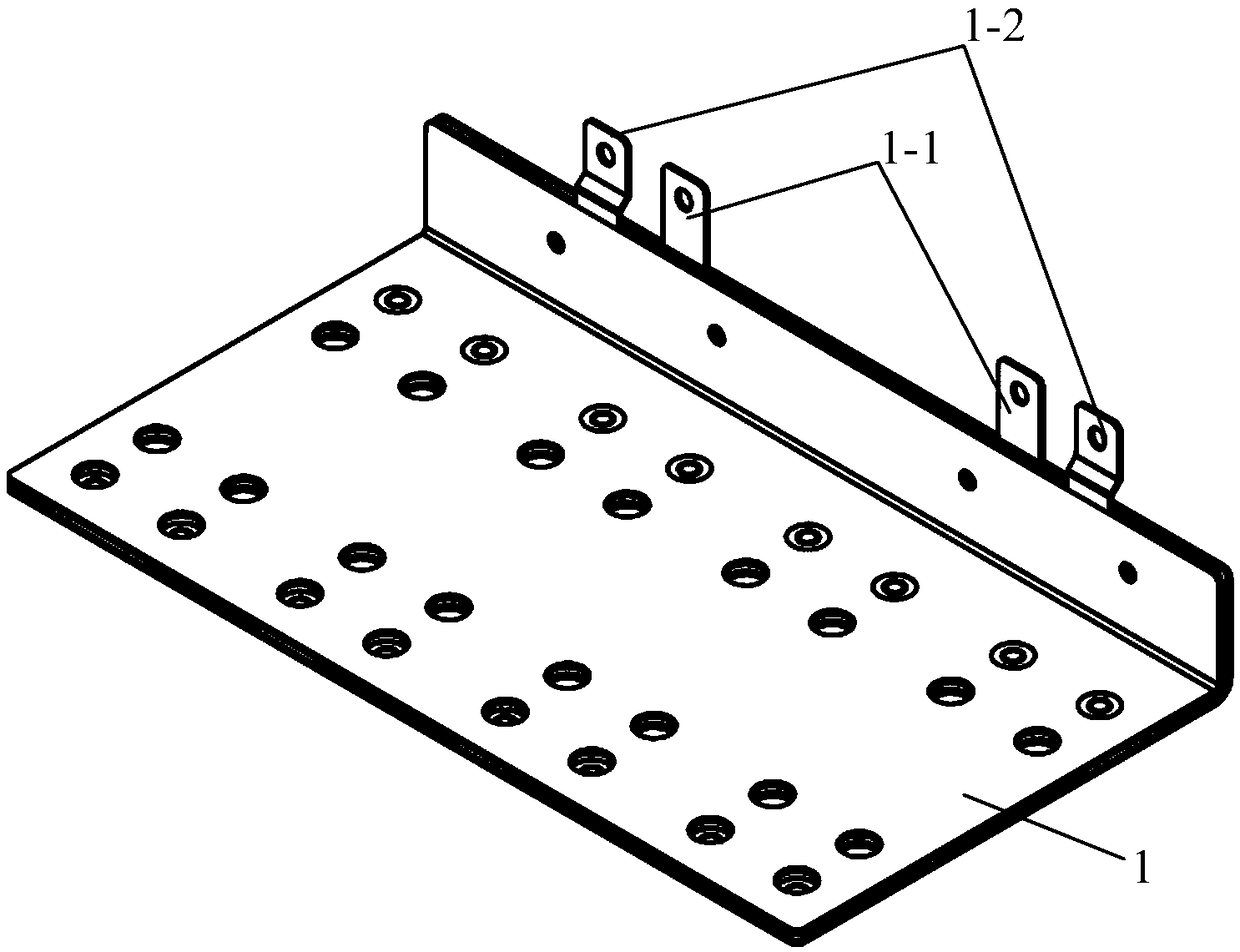 A split composite bus bar suitable for diesel locomotive power module