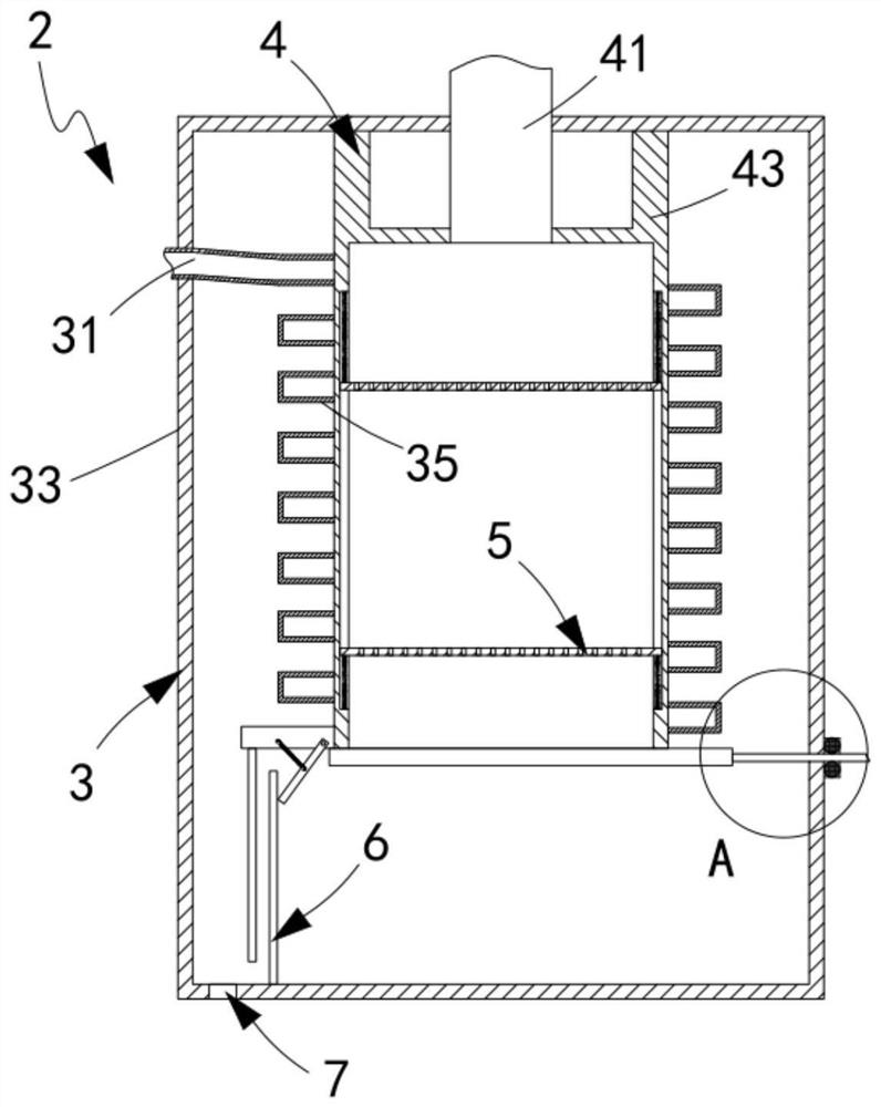 Vertical efficient evaporation module for traditional Chinese medicine production