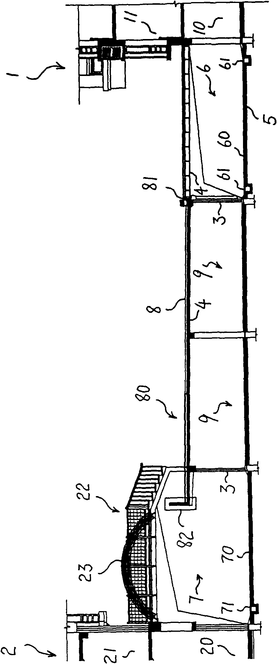 Storehouse structure making full use of inter-building space