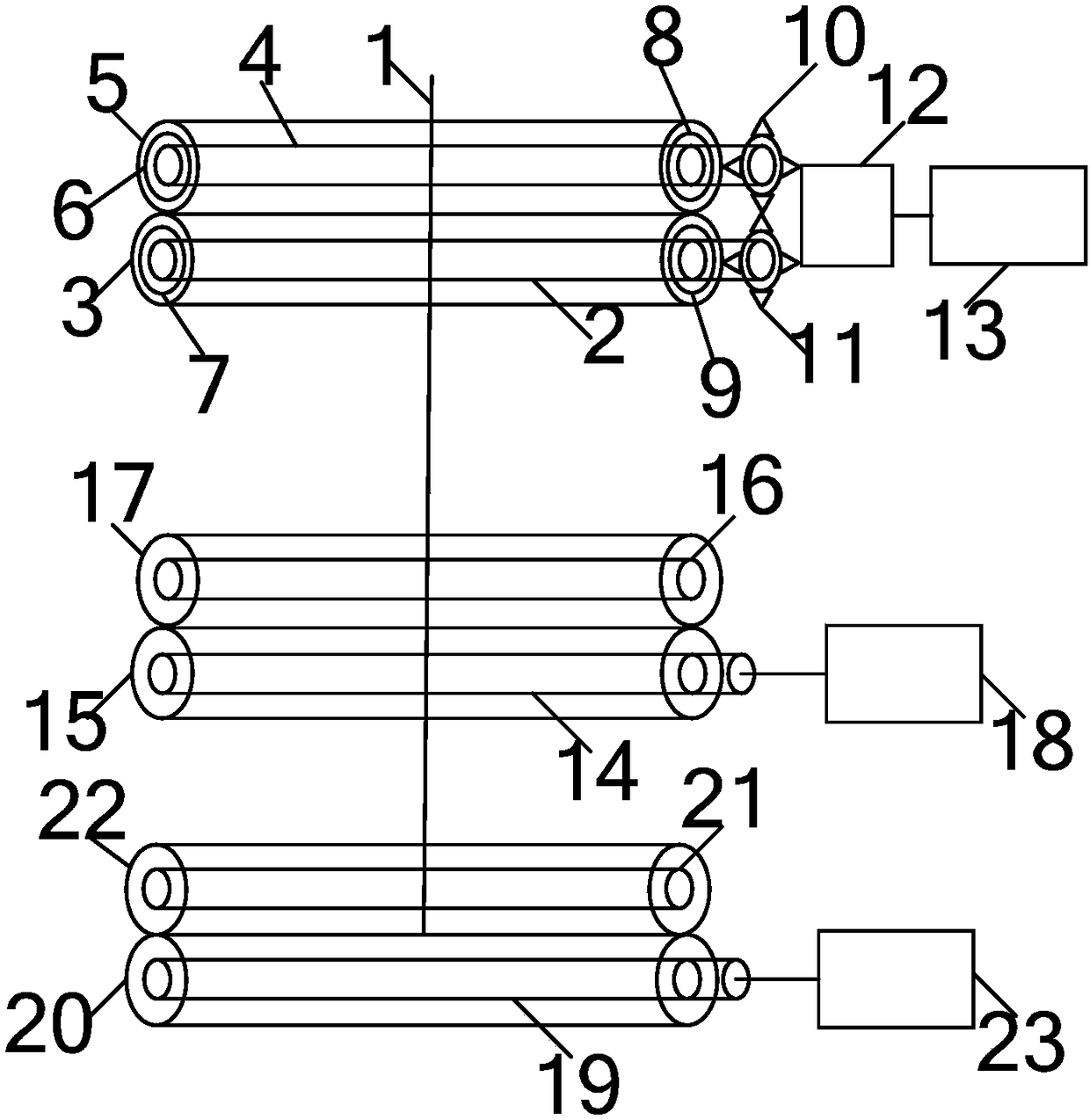 Rove vertical transmission feeding and spinning device and method