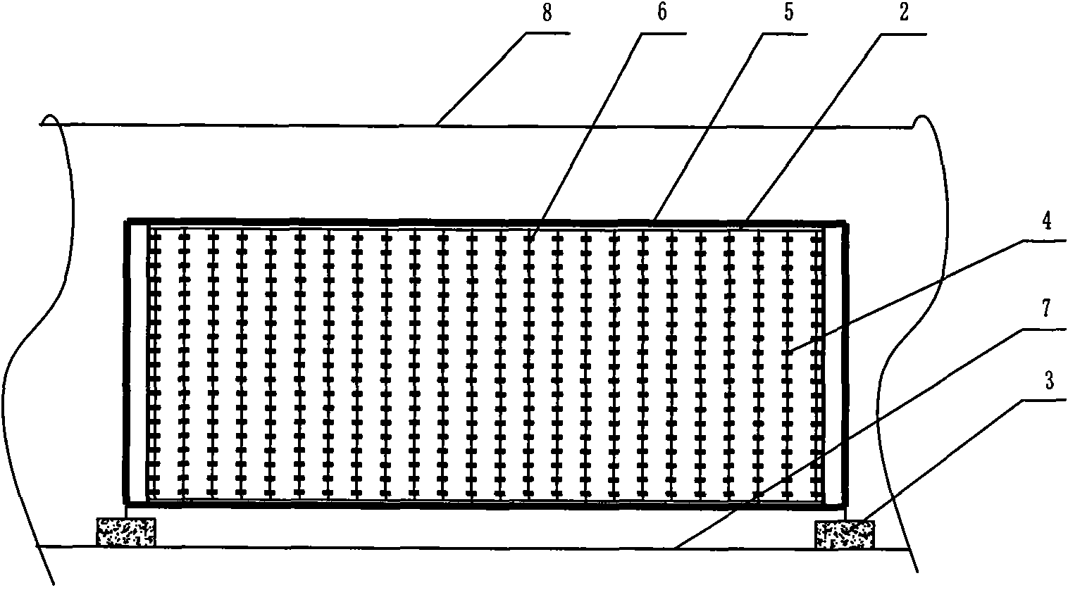 Self-anchored immersed ecological filter bed and method thereof for in situ purifying micro-polluted surface water