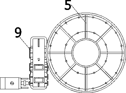 Feeding machine with filtration