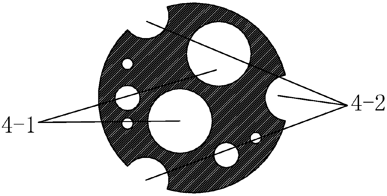 Structure and method used for improving compressive strength of pressure type anchor cable cement grouting body